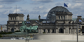 PVS holding gratuliert Dr. Höschel zum Einzug in den Bundestag